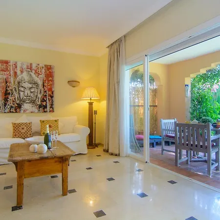 First Line Townhouse Venalmar * Estepona