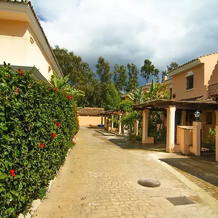 First Line Townhouse Venalmar Holiday home *