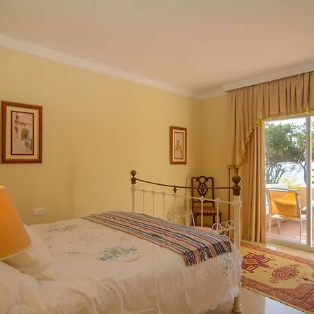 First Line Townhouse Venalmar Holiday home