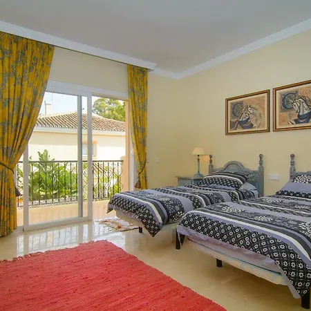 First Line Townhouse Venalmar * Estepona